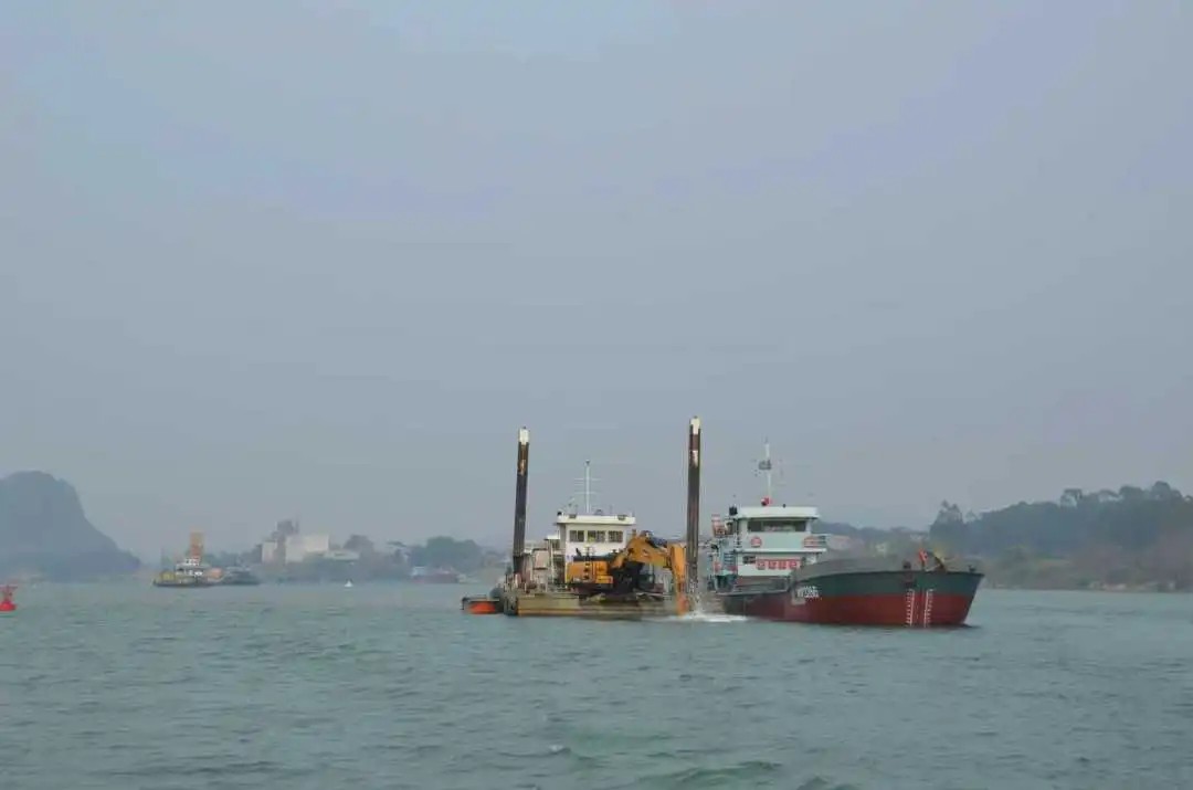 西江航运干线南宁（牛湾）至贵港3000吨级航道工程首个标段及部分单位工程通过交工验收2.jpg